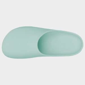 Детайл на сабо COMO LIGHT BLUE – устойчива и лека EVA конструкция с гладка повърхност